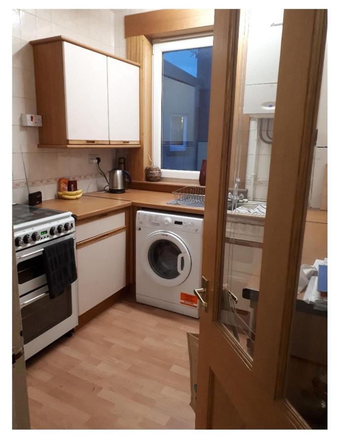 Appartement Large 3 Bedroom Apartment/flat In Ideal Location *
