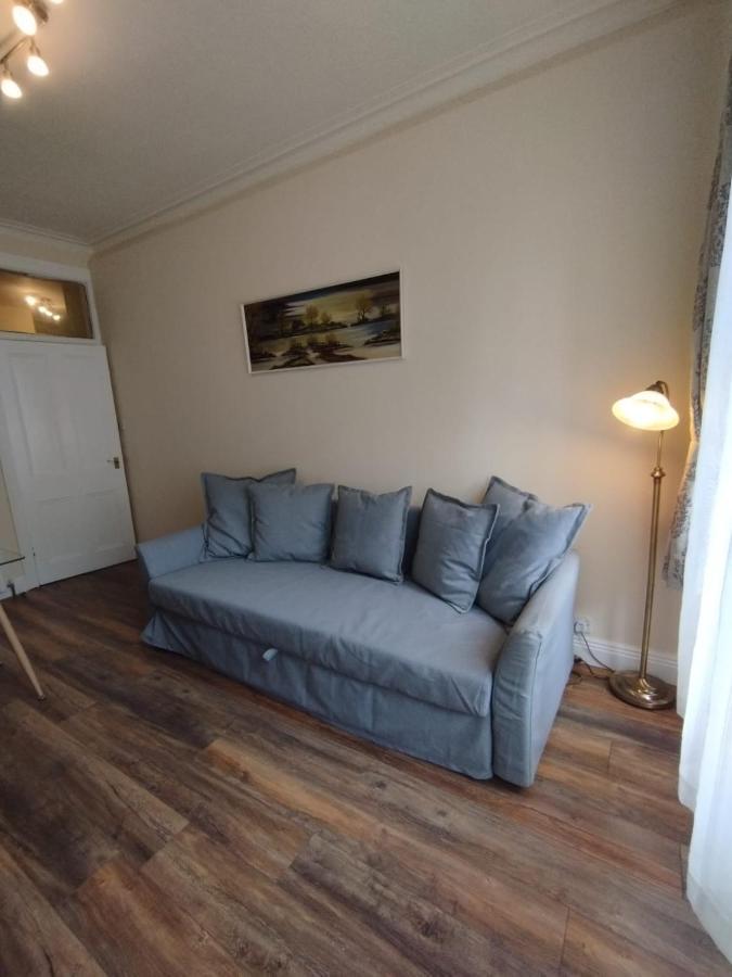 Appartement 2 Bedrooms Flat Central Edinburgh, Sleeps 6, In The Shadow Of Holyrood Park And Arthur's Seat With Free Parking, Two Bed Édimbourg