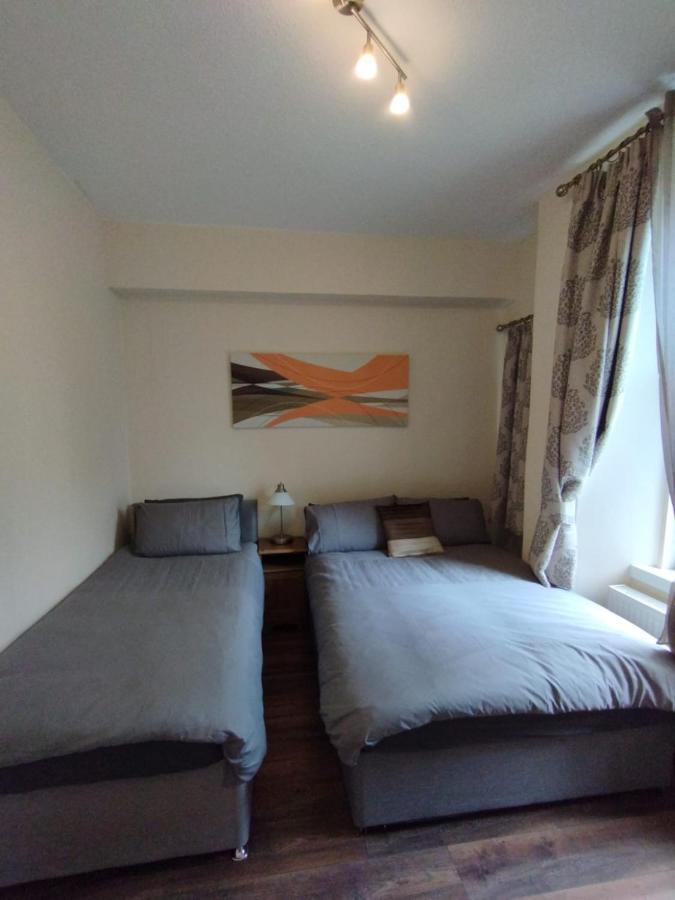 Appartement 2 Bedrooms Flat Central Edinburgh, Sleeps 6, In The Shadow Of Holyrood Park And Arthur's Seat With Free Parking, Two Bed Édimbourg