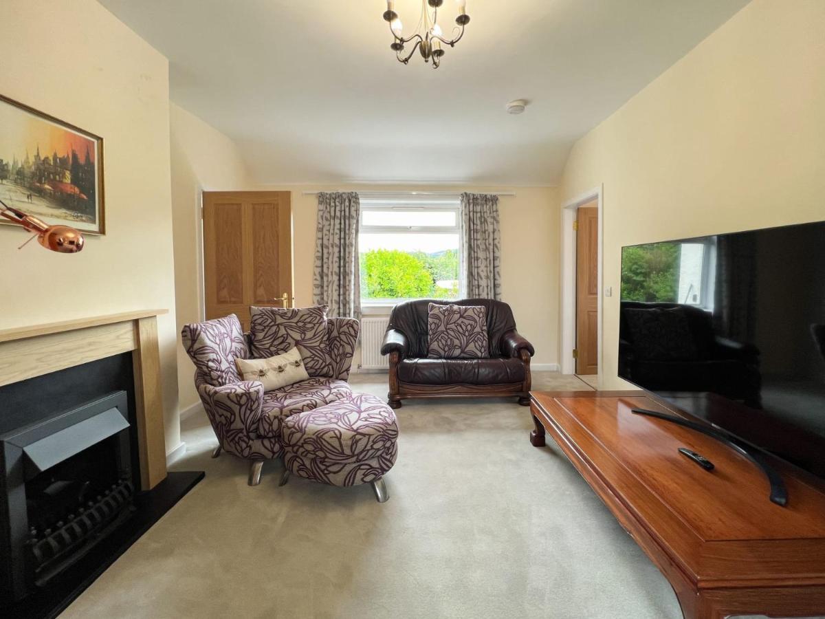 Holiday home Damhead In With A Hot Tub