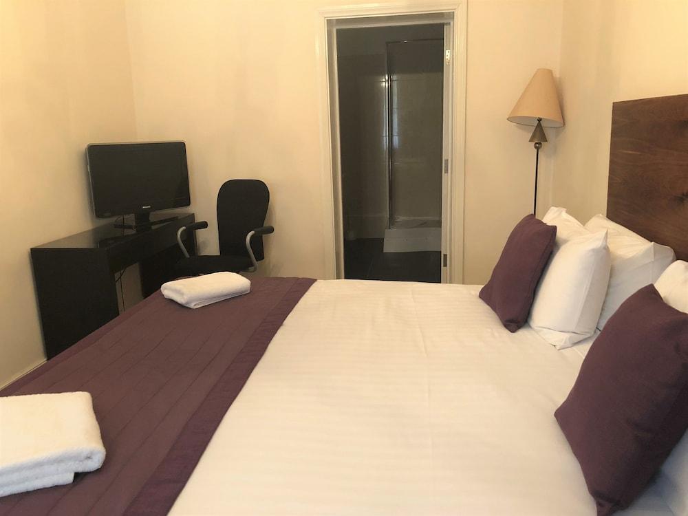 Cairn Hotel&apartments 3*