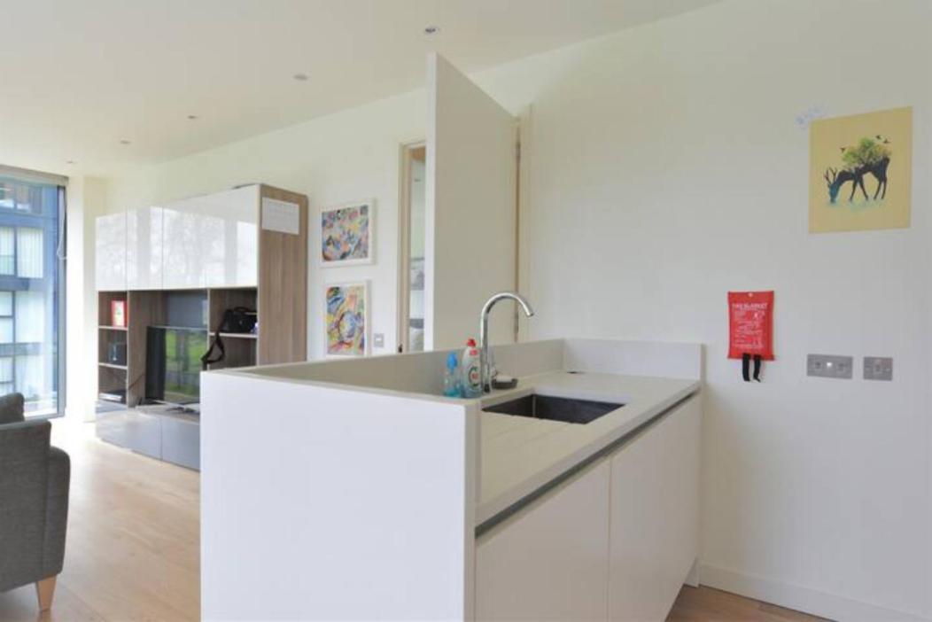 The Simpson - Luxury 2 Bed - Private Parking Appartement