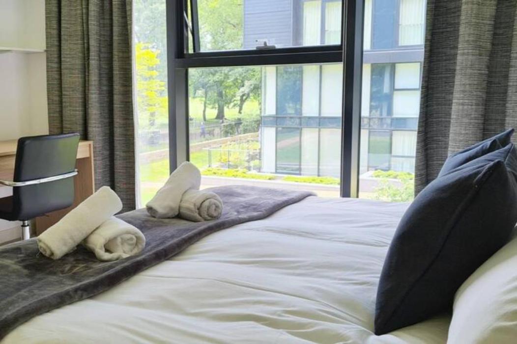 The Simpson - Luxury 2 Bed - Private Parking Appartement