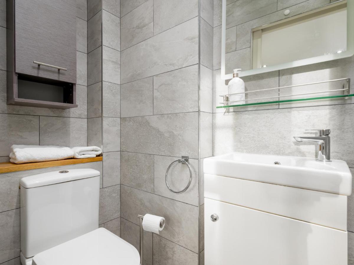 Apartment Pass The Keys Historic Ramsay Garden With Balcony Views EDI