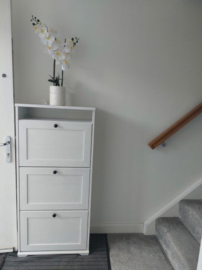 Beautiful 4-bedroom House With Private Garden & Parking Ferienhaus Edinburgh