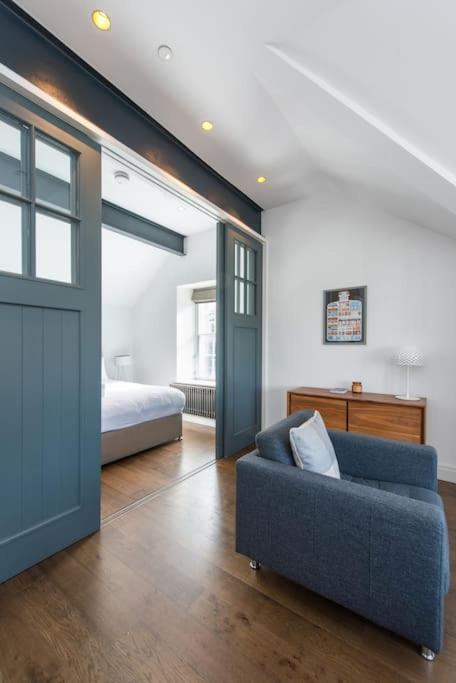 Cool Urban With Stunning Castle Views Apartment *