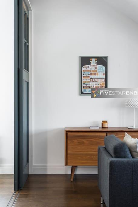 Apartment Cool Urban With Stunning Castle Views *