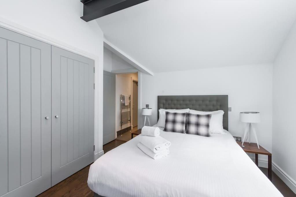 Cool Urban With Stunning Castle Views Apartment Edinburgh