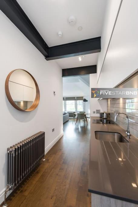 Cool Urban With Stunning Castle Views * Edinburgh