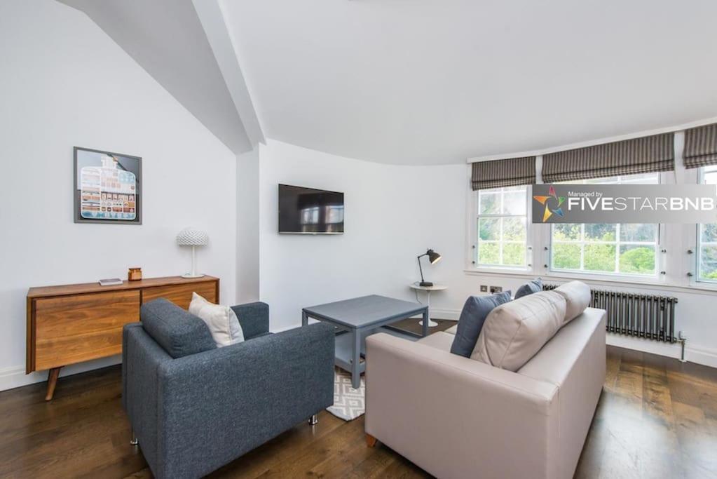 Cool Urban With Stunning Castle Views Apartment Edinburgh