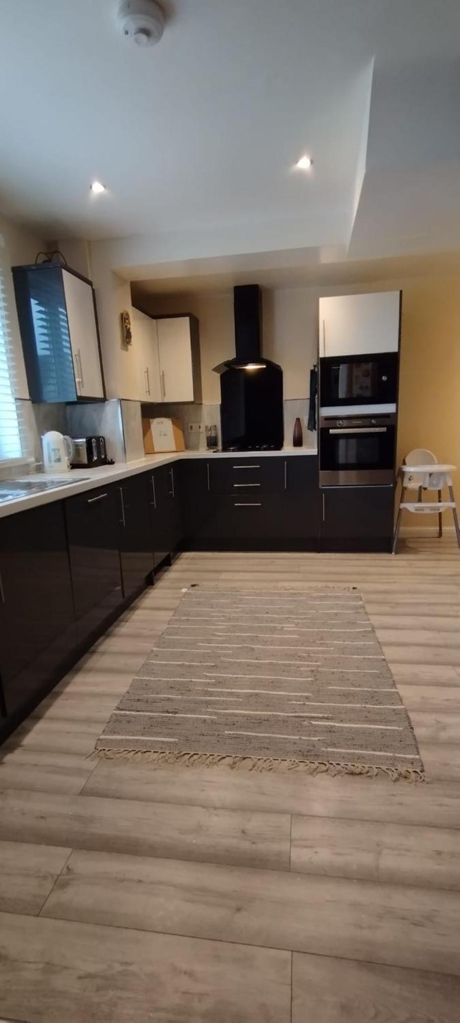 3 Bed House In - Private Parking Villa Edinburgh
