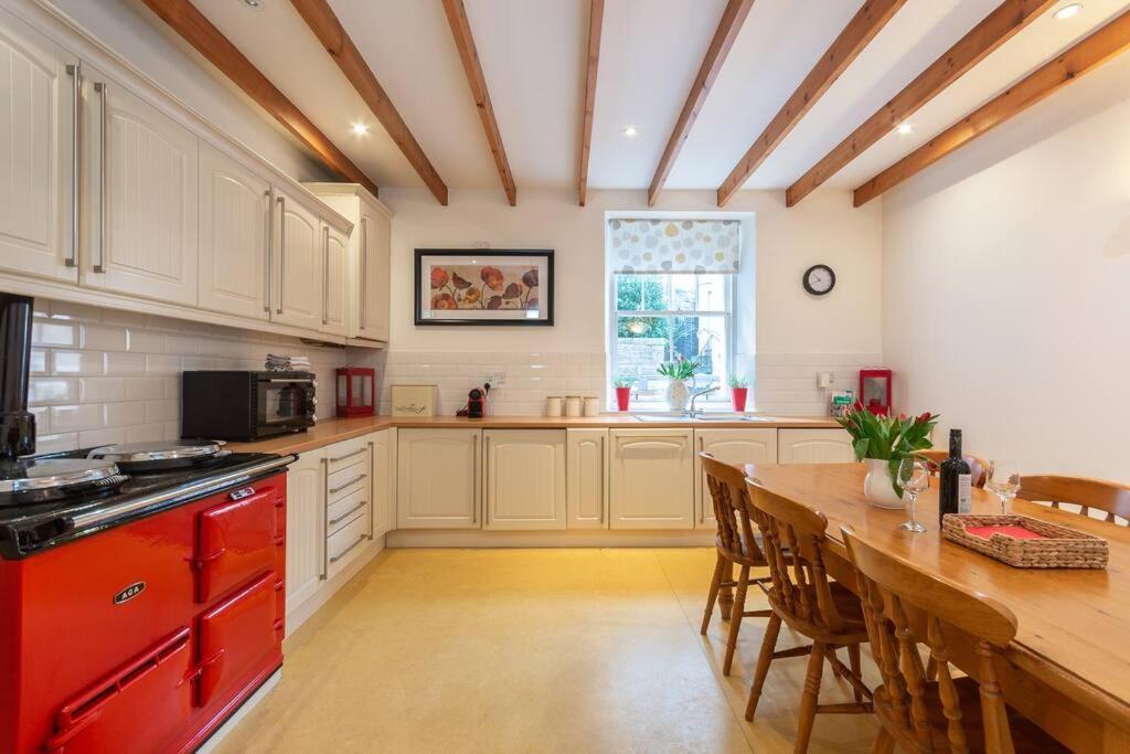 The Converted Stables - A Characterful Mews House *