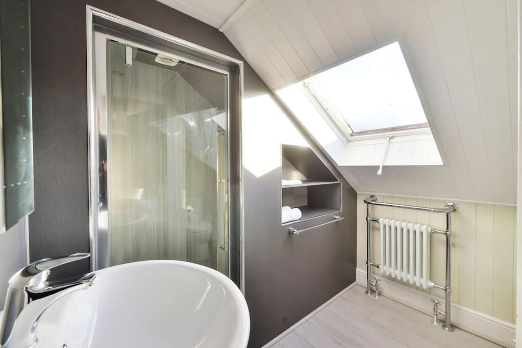 George Iv Bridge - Superbly Located 3 Bedroom! EDI