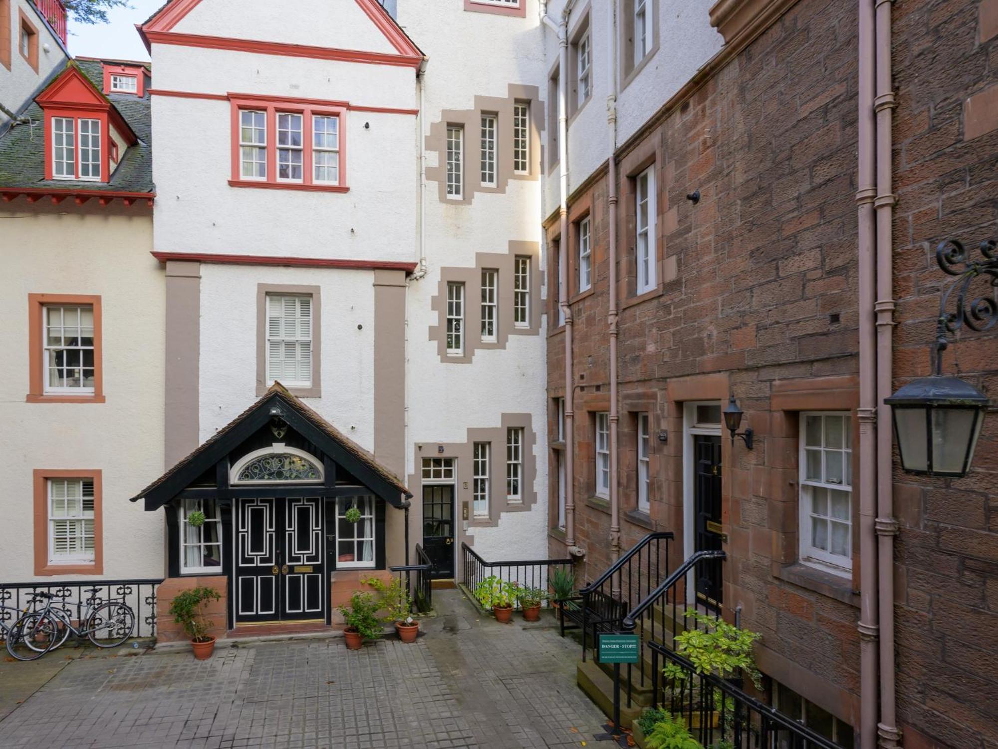 Pass The Keys Historic Ramsay Garden With Balcony Views Apartment
