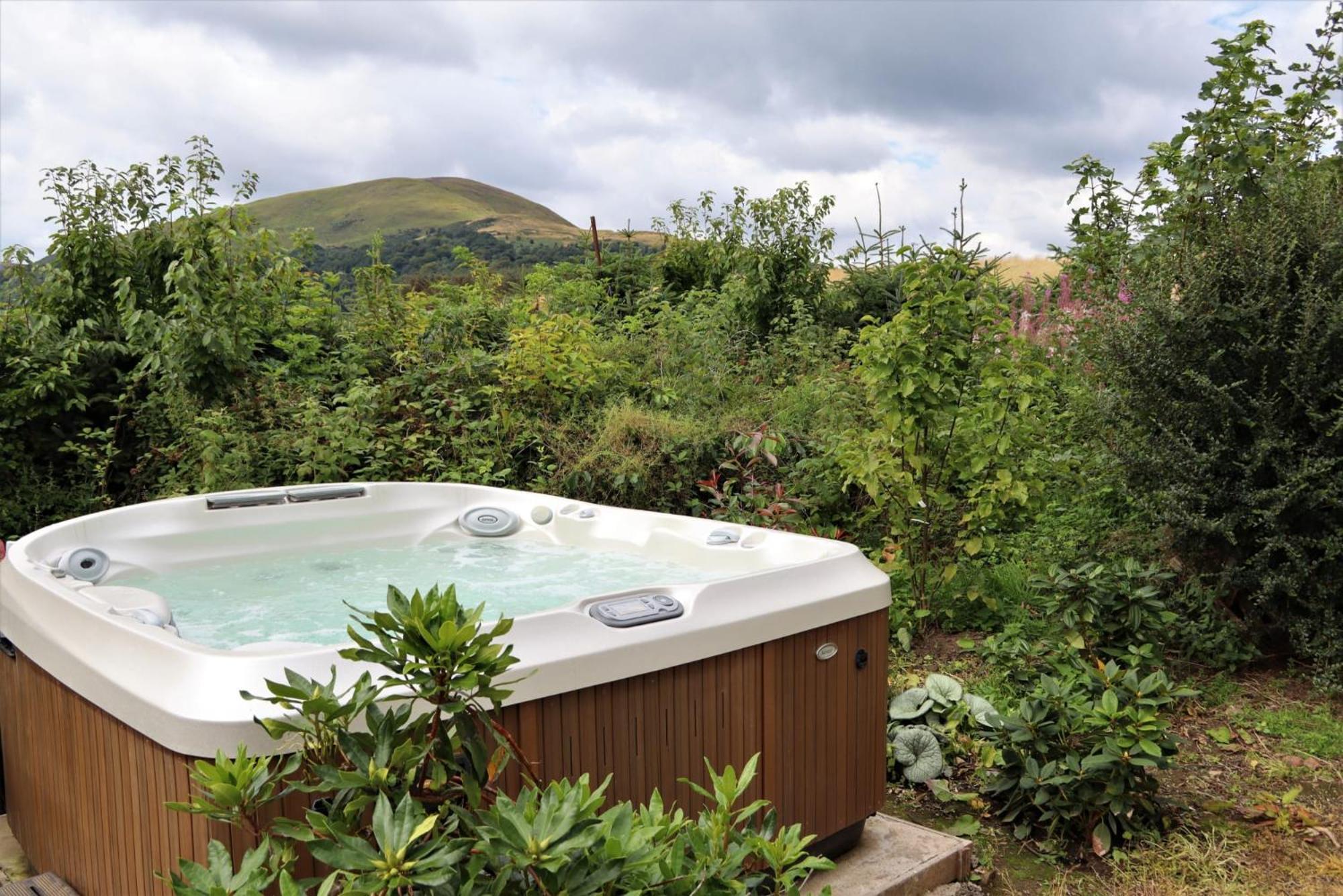 Holiday home Damhead In With A Hot Tub