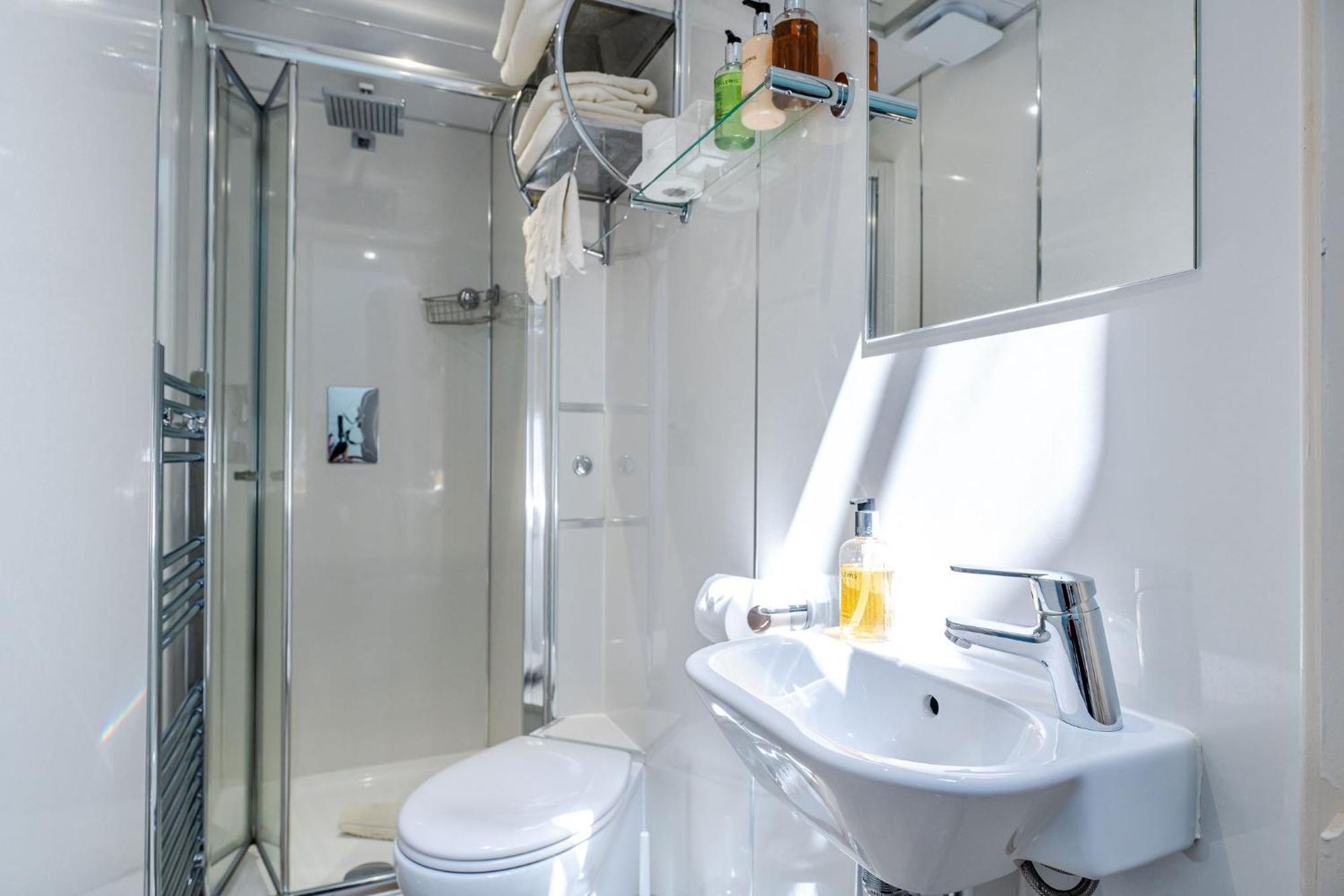 Sherwood Guest house 4*
