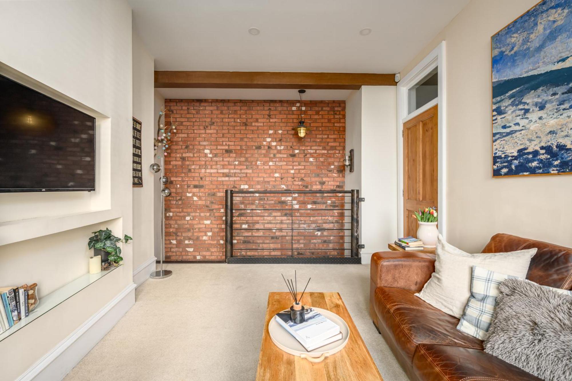 Stylish & 2br Stockbridge Gem