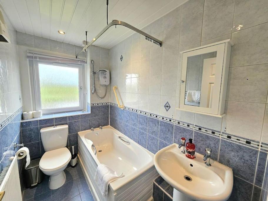 4 Bed House With 6 Beds EDI