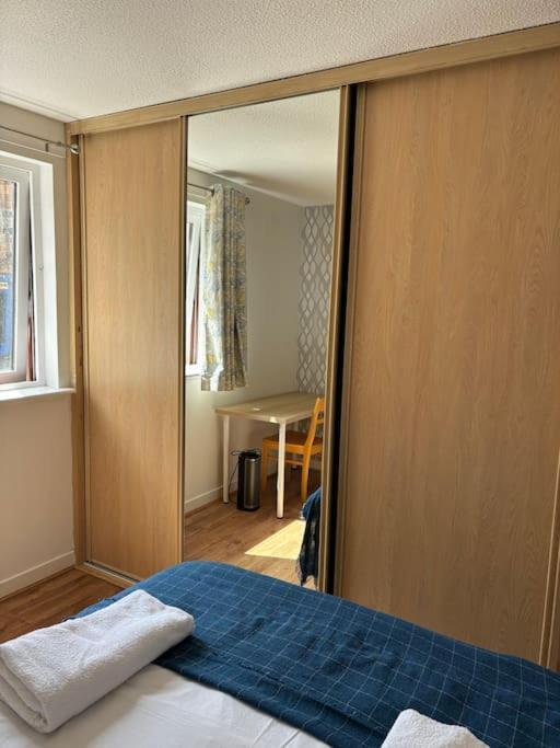 Quiet Central Apartment For Upto 4 People Edinburgh