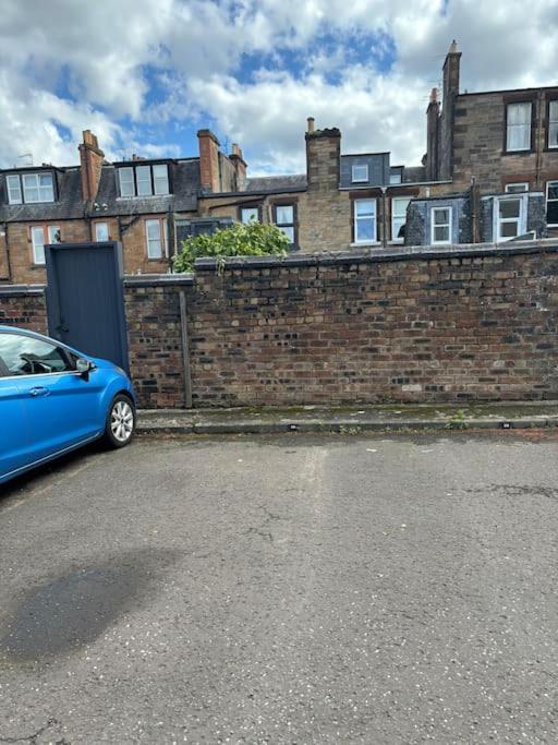 Quiet Central Apartment For Upto 4 People * Edinburgh