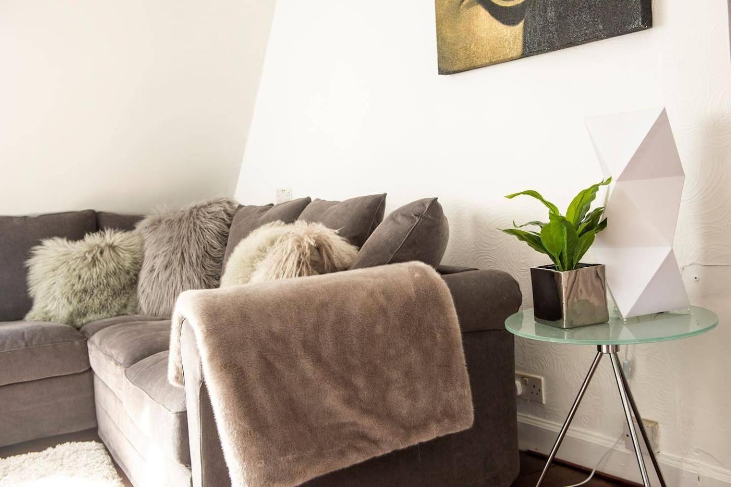 Guestready - Modern 2br On The Royal Mile! *