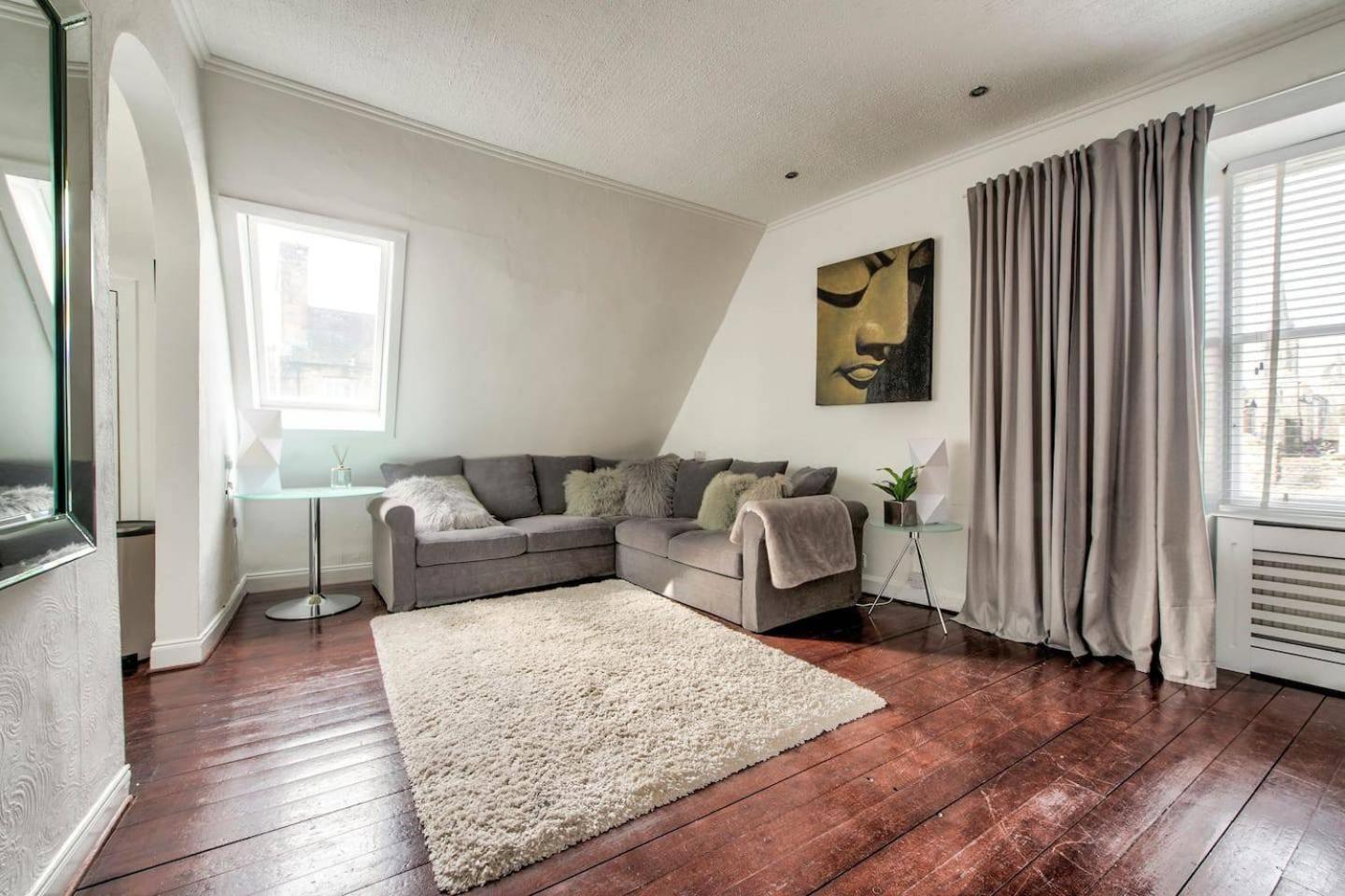 Guestready - Modern 2br On The Royal Mile! *