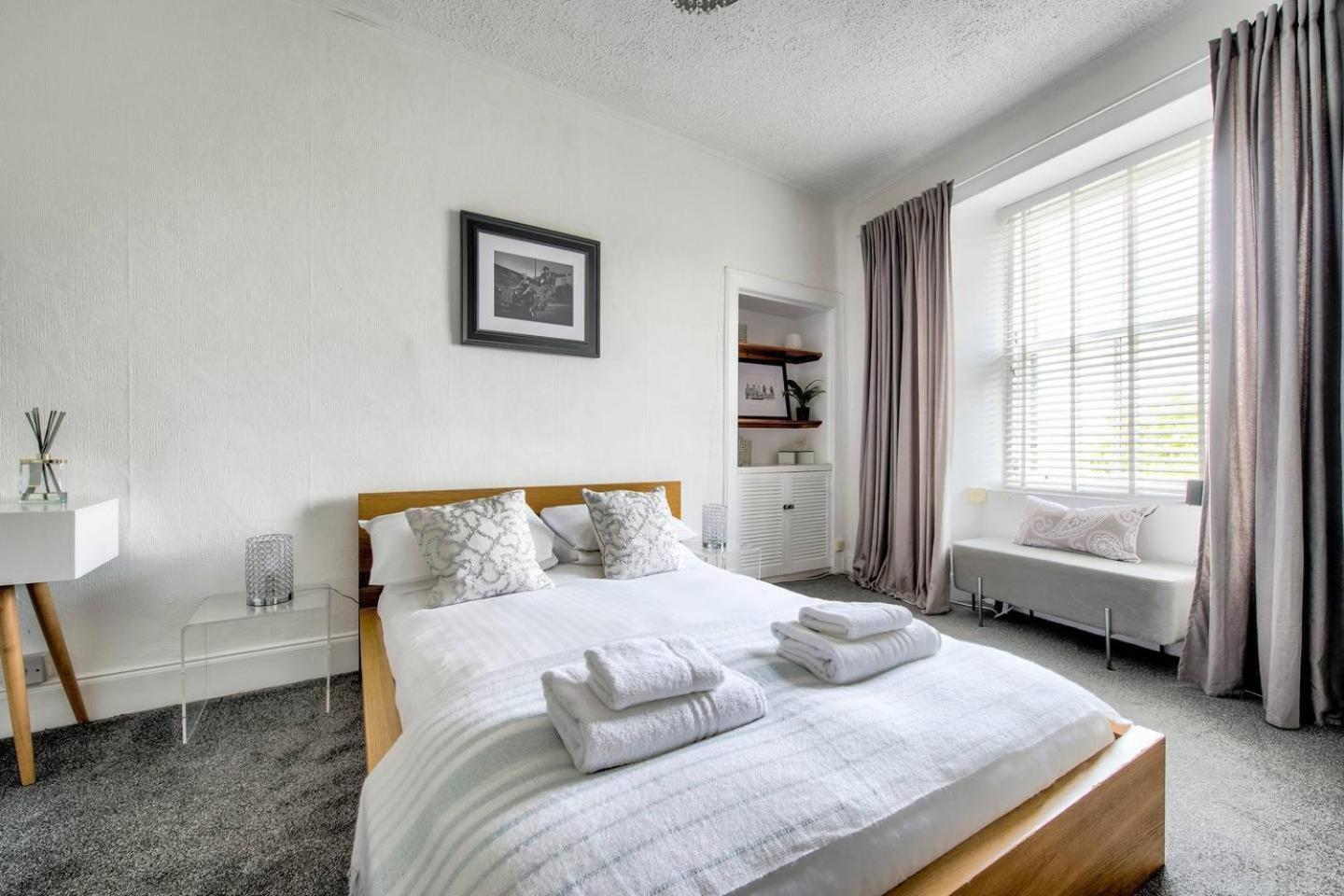 Guestready - Modern 2br On The Royal Mile! *