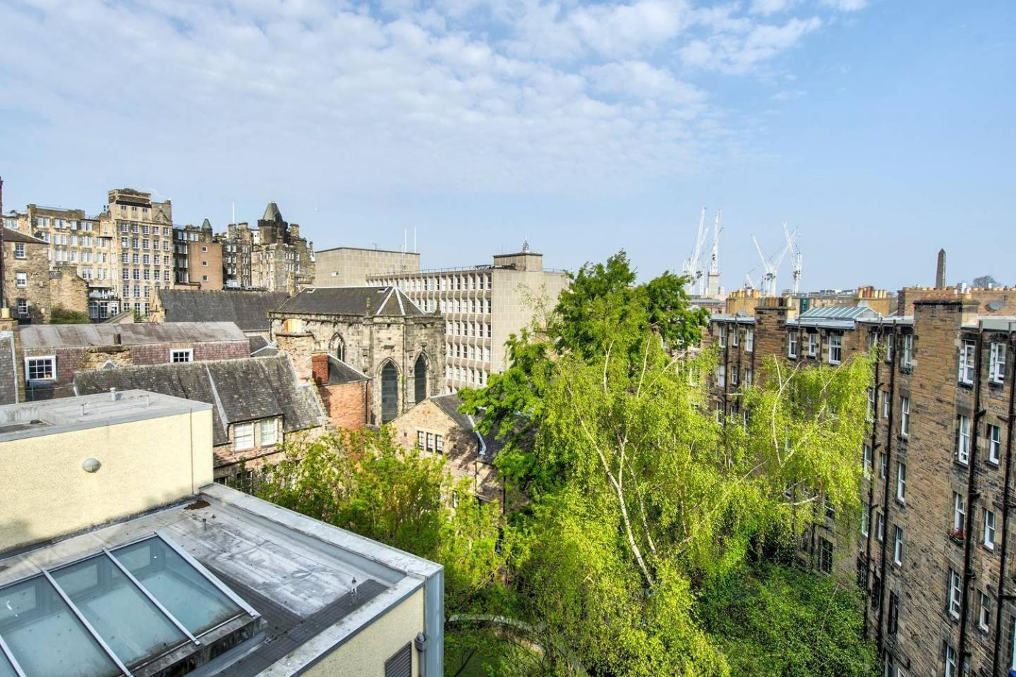Guestready - Modern 2br On The Royal Mile! *