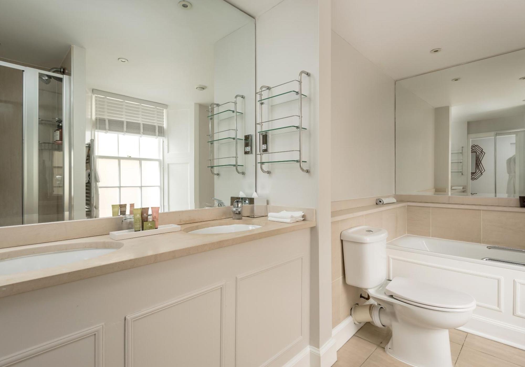 The Gait At Hill Square Apartment *