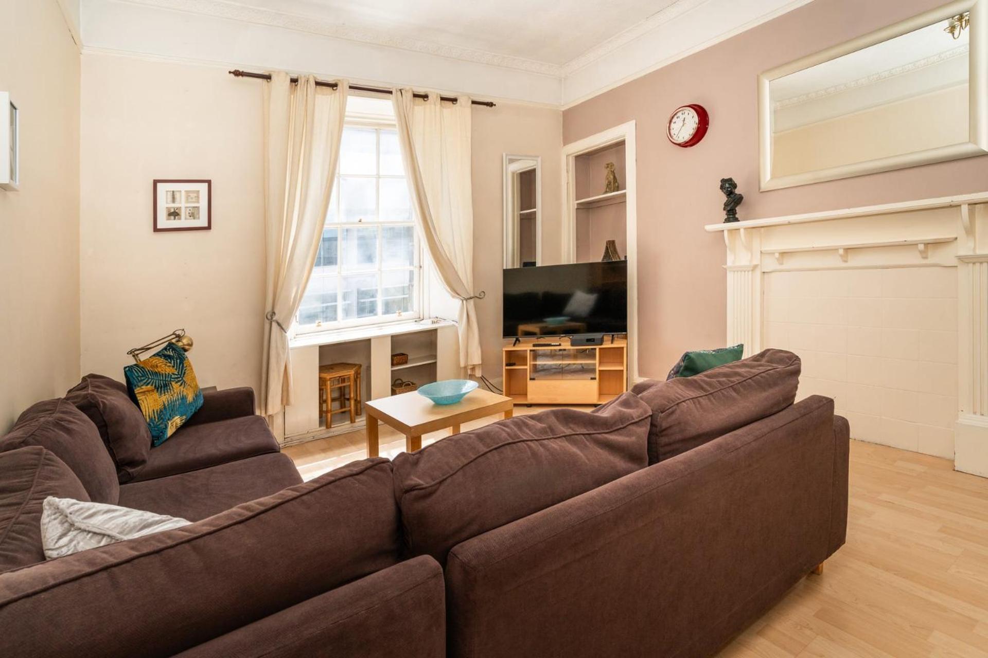 Charming 2bd Flat 10 Minutes To Castle *