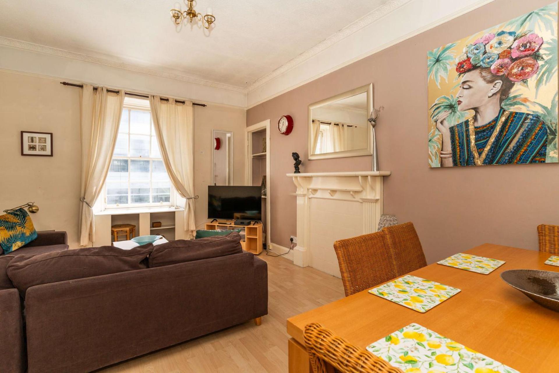 Apartment Charming 2bd Flat 10 Minutes To Castle Edinburgh