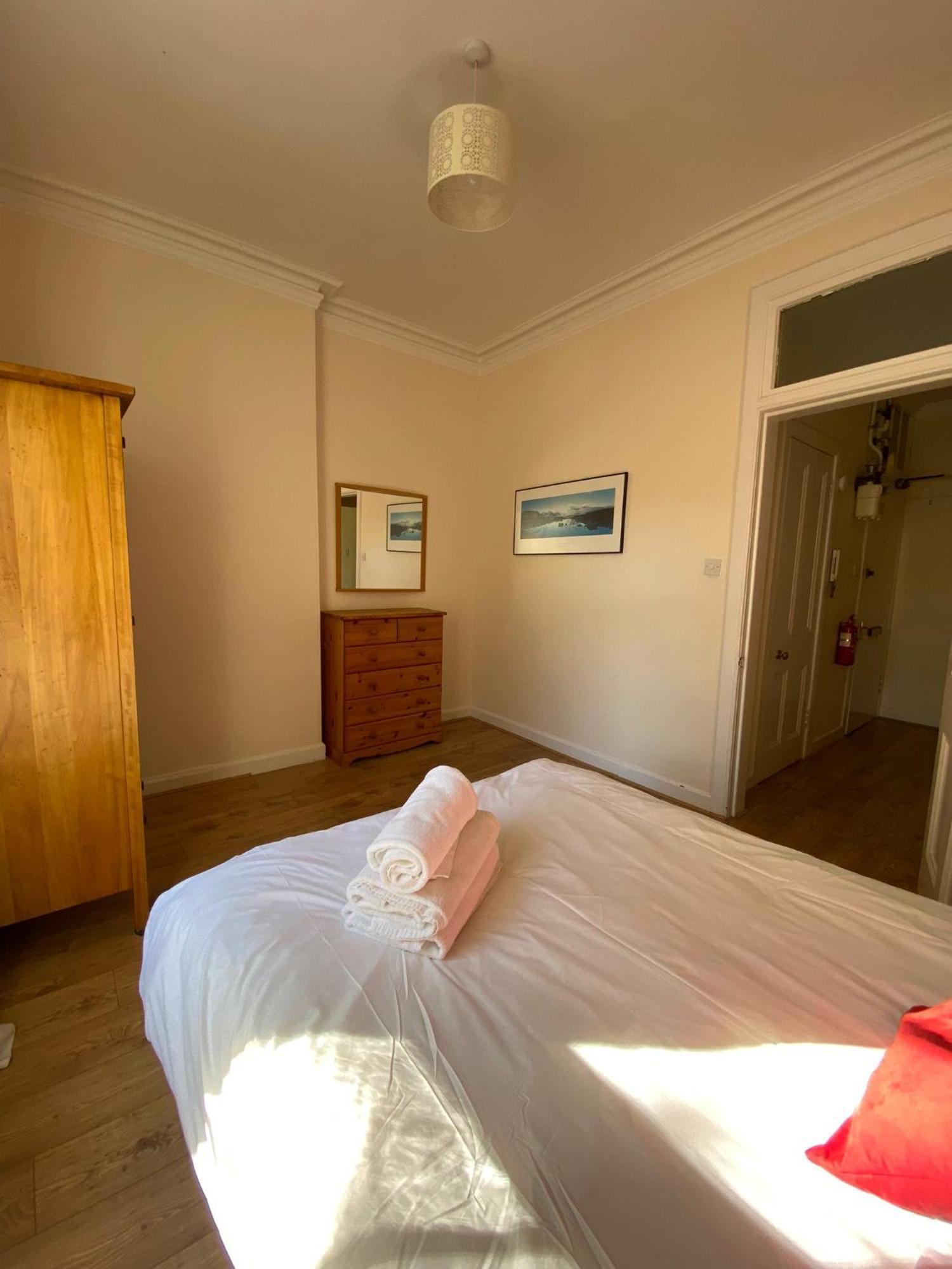 Cute 1 Bedroom Retreat In Beautiful Stockbridge EDI