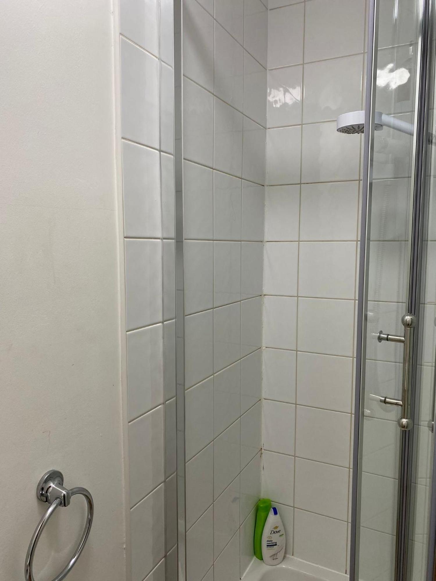Cute 1 Bedroom Retreat In Beautiful Stockbridge Apartment
