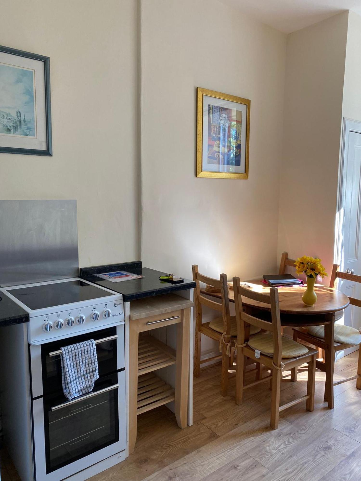 Apartment Cute 1 Bedroom Retreat In Beautiful Stockbridge EDI