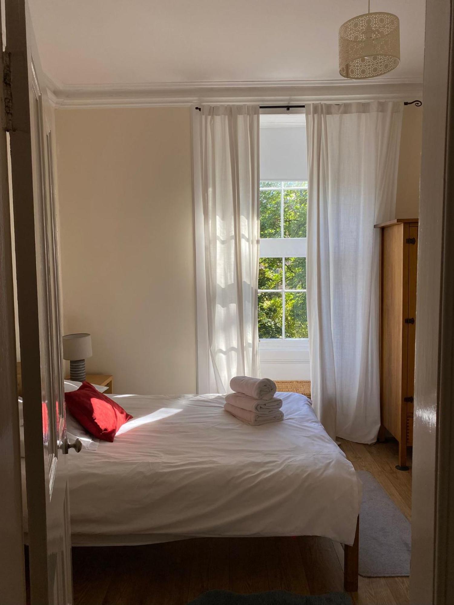 Cute 1 Bedroom Retreat In Beautiful Stockbridge Apartment EDI