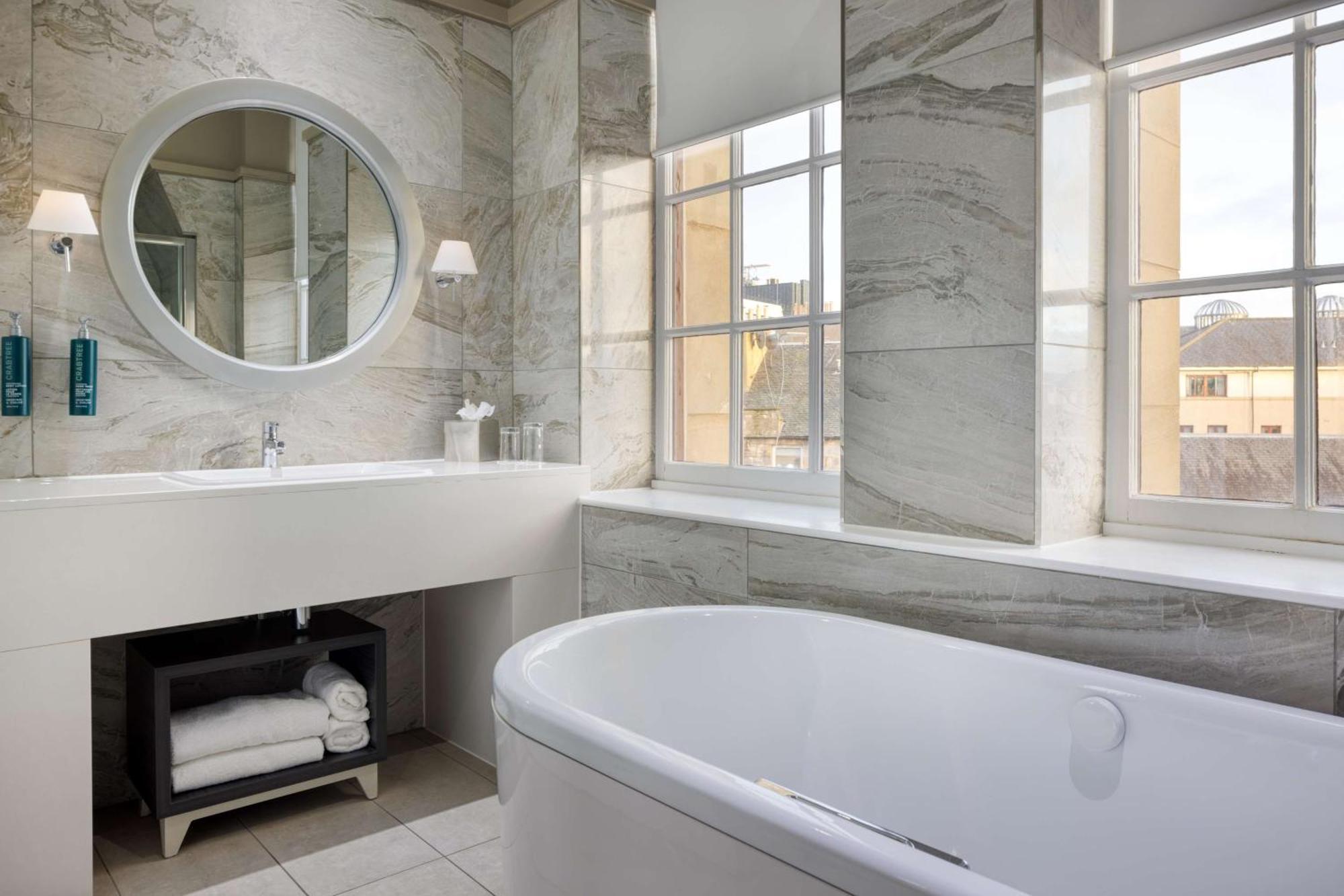 Doubletree By Hilton Centre 4*