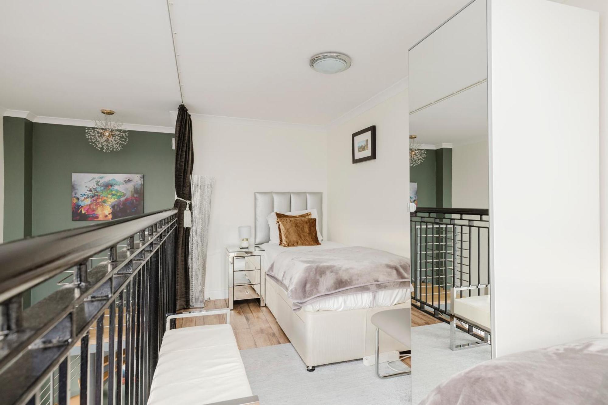 Joivy Stylish With Balcony In Old Town * EDI