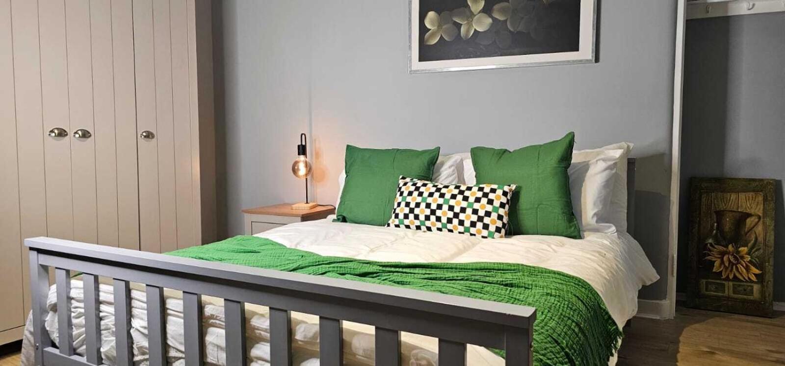 Westfield Near Murrayfield Stadium Apartment *