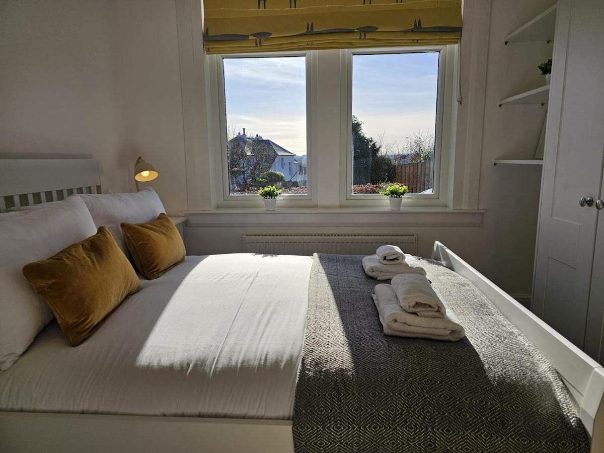 Kaimes Bright Garden Getaway Holiday home Edinburgh