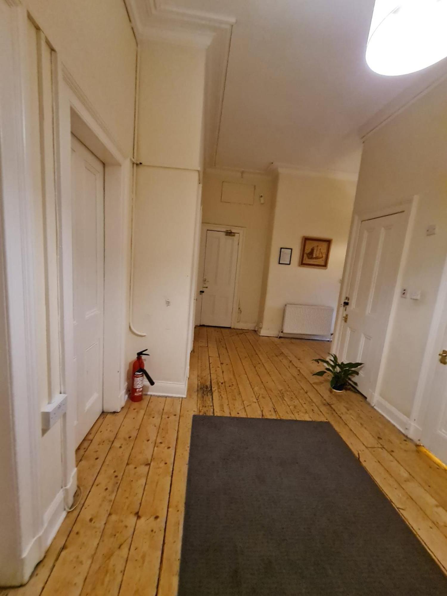 Haymarket Station Guest house *