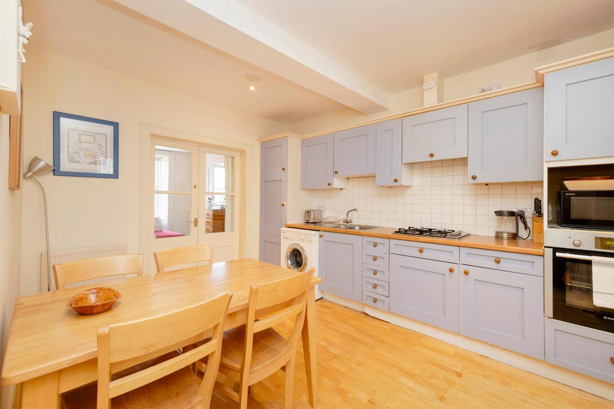 Joivy Gorgeous 2-bed Flat Near Castle Edinburgh
