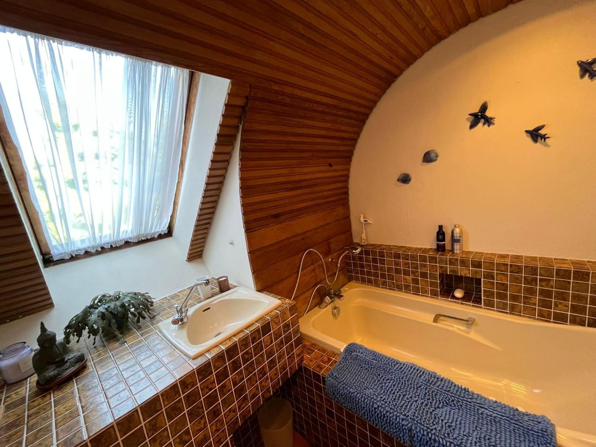 Festival Let With Parking And 15 Min Bus To West End Vakantiehuis *