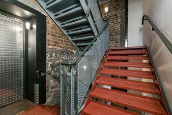 Hostel Code Pod - The Loft - Edinburgh