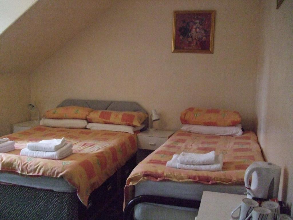 Swan Lake Bed & Breakfast 3*