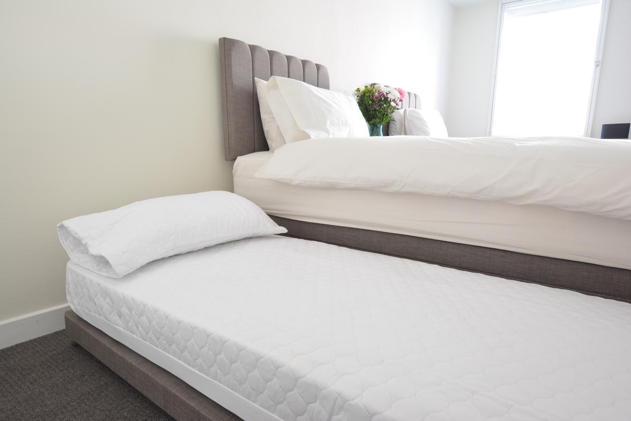 The West Bow, Old Town Apartment *