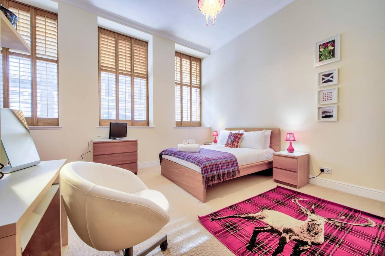 Holiday home Altido Lovely 3br Townhouse With Free Parking And Balcony