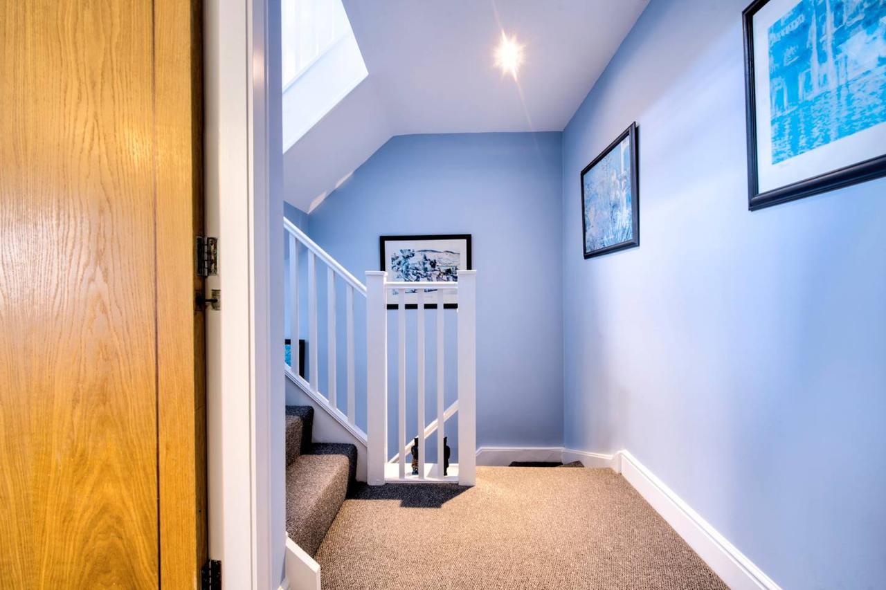Altido Lovely 3br Townhouse With Free Parking And Balcony