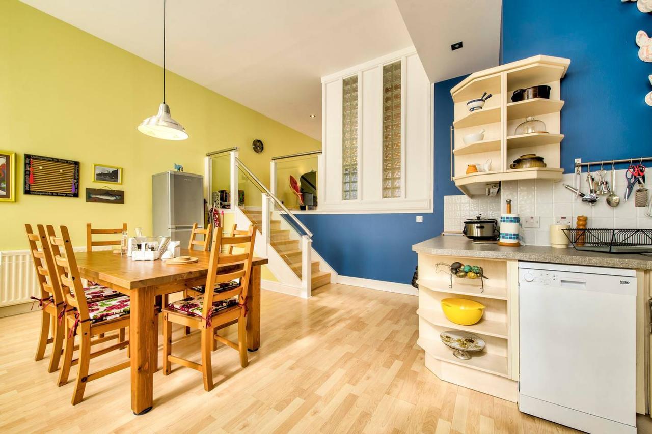 Altido Lovely 3br Townhouse With Free Parking And Balcony Holiday home Edinburgh