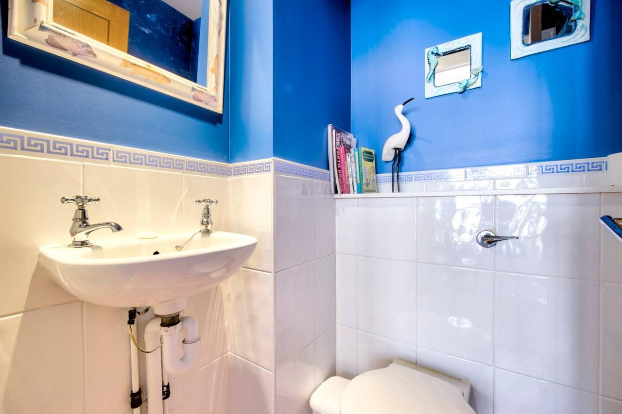 Altido Lovely 3br Townhouse With Free Parking And Balcony