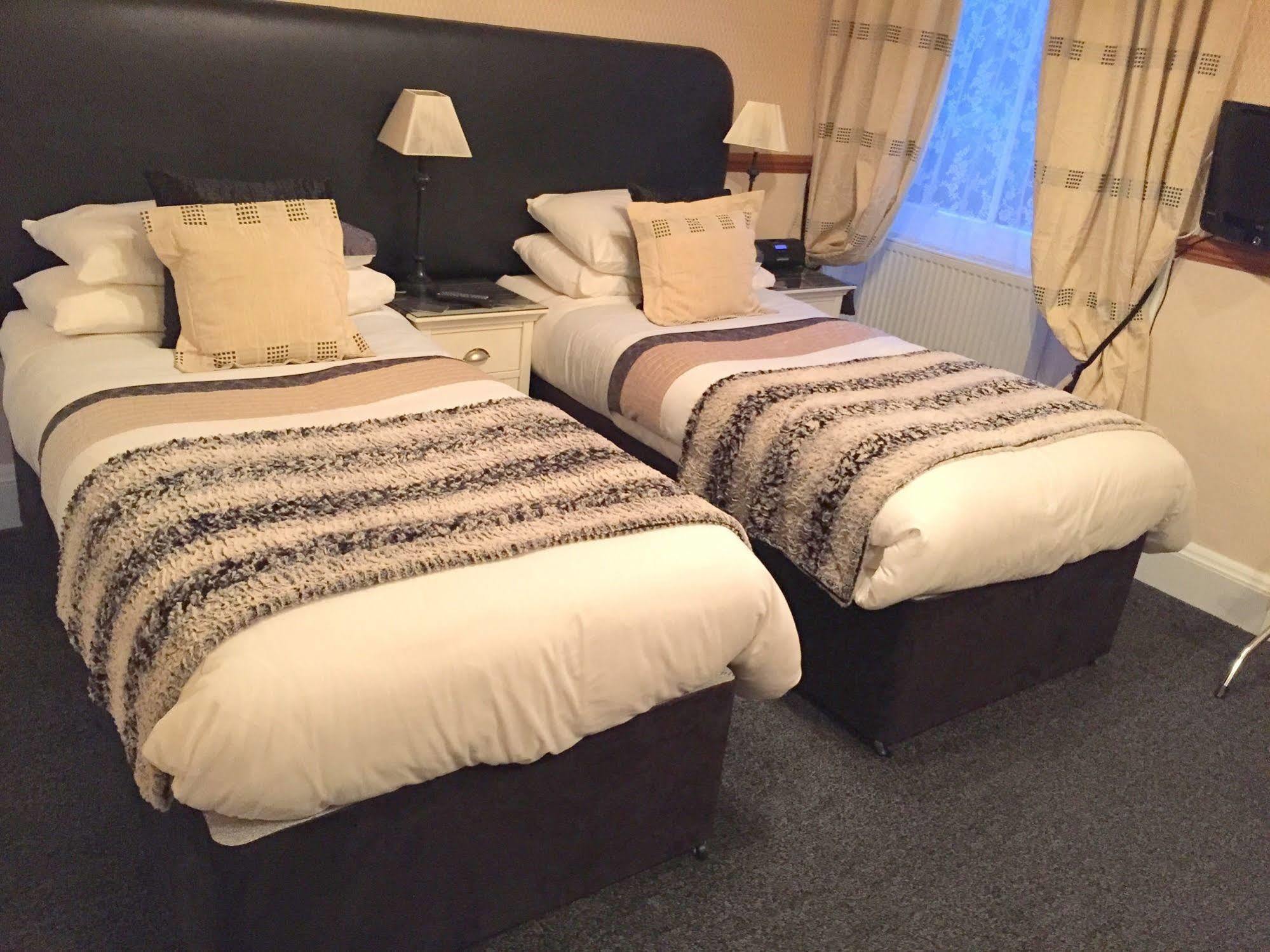 Lauderville Guest house